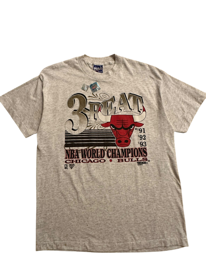 Vintage 1993 Bulls 3peat Grey T Shirt Sz XL